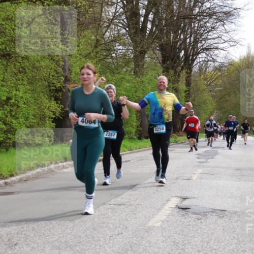 12.04.2026 - 45. Internationalen Wilhelmsburger Insellauf Yannick Fuchs http://msf.ph/oto/9498054 12.04.2026 13:11:14 Laufen 4064, 2257, 2258, 3936 meine-sportfotos.de
