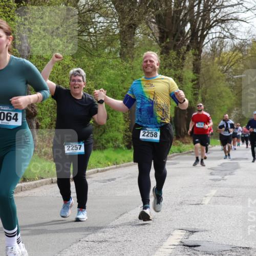 12.04.2026 - 45. Internationalen Wilhelmsburger Insellauf Yannick Fuchs http://msf.ph/oto/9498055 12.04.2026 13:11:14 Laufen 4064, 2257, 2258, 3936 meine-sportfotos.de
