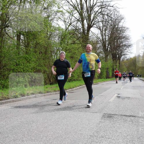 12.04.2026 - 45. Internationalen Wilhelmsburger Insellauf Yannick Fuchs http://msf.ph/oto/9498078 12.04.2026 13:11:16 Laufen 2257, 2258 meine-sportfotos.de