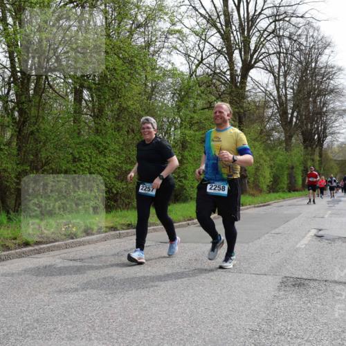 12.04.2026 - 45. Internationalen Wilhelmsburger Insellauf Yannick Fuchs http://msf.ph/oto/9498083 12.04.2026 13:11:16 Laufen 2257, 2258 meine-sportfotos.de