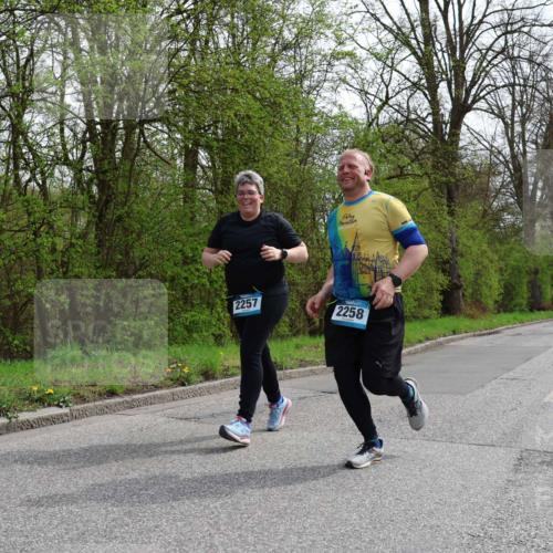 12.04.2026 - 45. Internationalen Wilhelmsburger Insellauf Yannick Fuchs http://msf.ph/oto/9498087 12.04.2026 13:11:17 Laufen 2257, 2258 meine-sportfotos.de