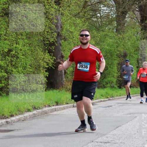 12.04.2026 - 45. Internationalen Wilhelmsburger Insellauf Yannick Fuchs http://msf.ph/oto/9498096 12.04.2026 13:11:20 Laufen 3936, 2717, 5770, 4790, 2557 meine-sportfotos.de