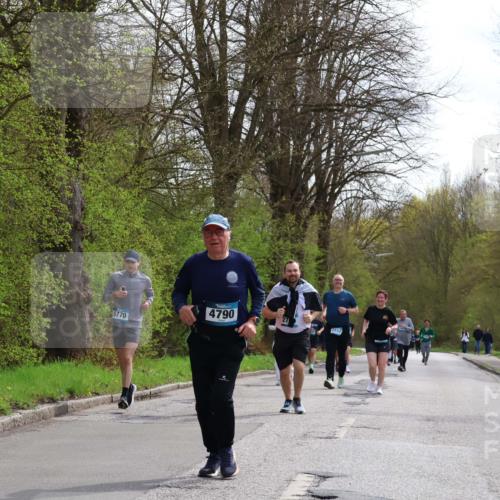 12.04.2026 - 45. Internationalen Wilhelmsburger Insellauf Yannick Fuchs http://msf.ph/oto/9498125 12.04.2026 13:11:23 Laufen 5770, 4790, 2557 meine-sportfotos.de