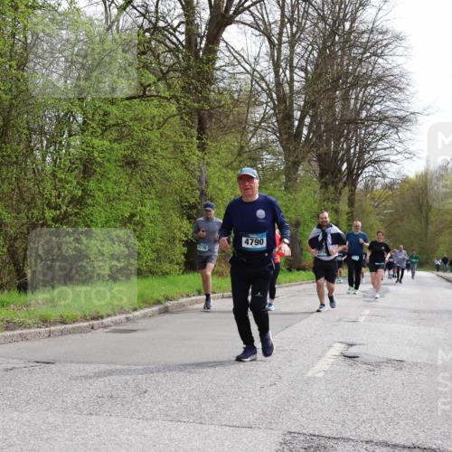 12.04.2026 - 45. Internationalen Wilhelmsburger Insellauf Yannick Fuchs http://msf.ph/oto/9498133 12.04.2026 13:11:24 Laufen 5770, 4790, 2716 meine-sportfotos.de