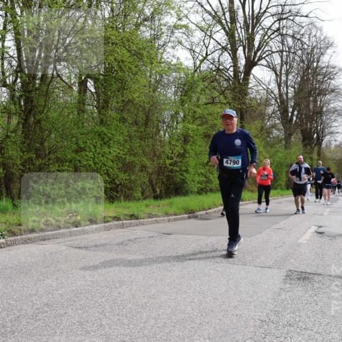 12.04.2026 - 45. Internationalen Wilhelmsburger Insellauf Yannick Fuchs http://msf.ph/oto/9498143 12.04.2026 13:11:25 Laufen 4790 meine-sportfotos.de