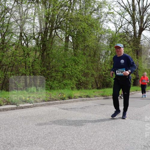 12.04.2026 - 45. Internationalen Wilhelmsburger Insellauf Yannick Fuchs http://msf.ph/oto/9498147 12.04.2026 13:11:25 Laufen 4790, 2717, 2716 meine-sportfotos.de