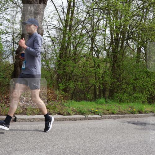 12.04.2026 - 45. Internationalen Wilhelmsburger Insellauf Yannick Fuchs http://msf.ph/oto/9498176 12.04.2026 13:11:28 Laufen 2717 meine-sportfotos.de