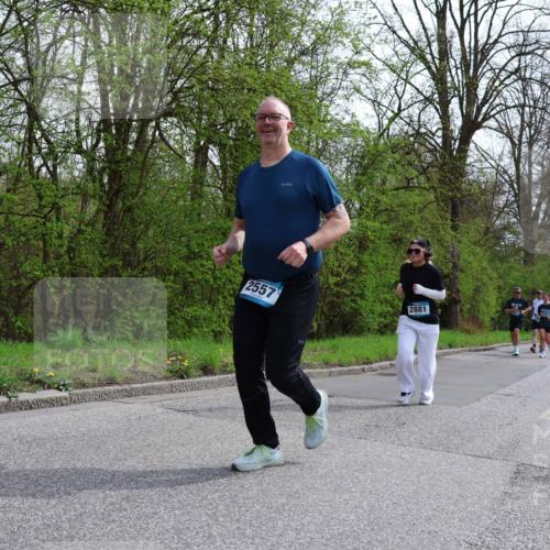 12.04.2026 - 45. Internationalen Wilhelmsburger Insellauf Yannick Fuchs http://msf.ph/oto/9498216 12.04.2026 13:11:31 Laufen 2557, 2881 meine-sportfotos.de