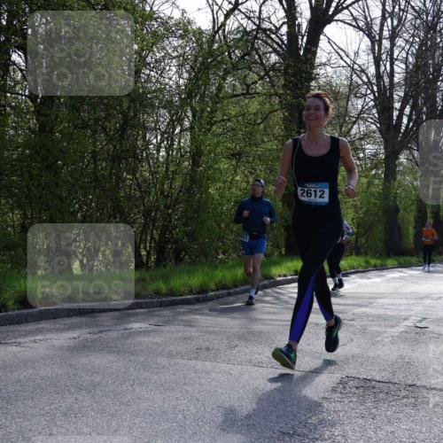 12.04.2026 - 45. Internationalen Wilhelmsburger Insellauf Yannick Fuchs http://msf.ph/oto/9498222 12.04.2026 10:56:33 Laufen 2612 meine-sportfotos.de