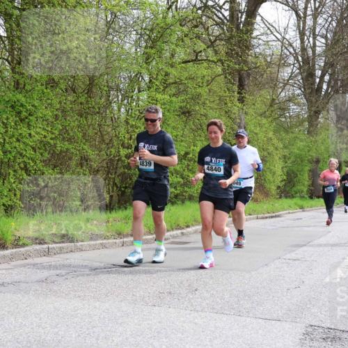 12.04.2026 - 45. Internationalen Wilhelmsburger Insellauf Yannick Fuchs http://msf.ph/oto/9498253 12.04.2026 13:11:36 Laufen 4839, 4840, 049, 4411 meine-sportfotos.de