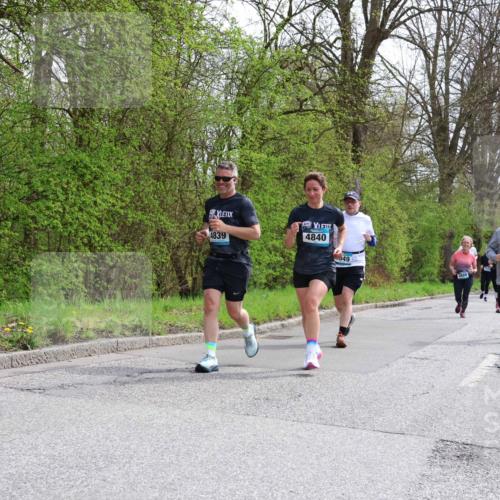 12.04.2026 - 45. Internationalen Wilhelmsburger Insellauf Yannick Fuchs http://msf.ph/oto/9498255 12.04.2026 13:11:36 Laufen 4839, 4840, 049, 4411 meine-sportfotos.de