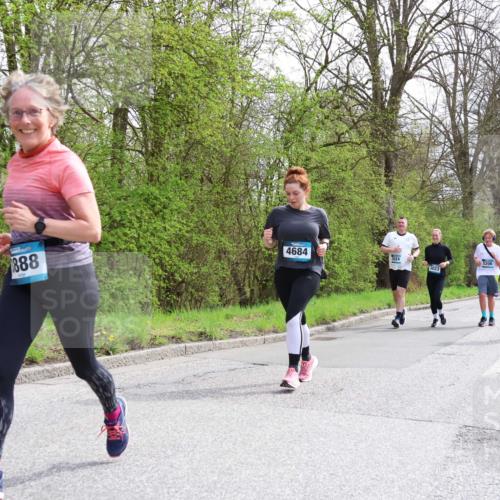 12.04.2026 - 45. Internationalen Wilhelmsburger Insellauf Yannick Fuchs http://msf.ph/oto/9498321 12.04.2026 13:11:41 Laufen 888, 4684, 1024, 5206, 5820 meine-sportfotos.de