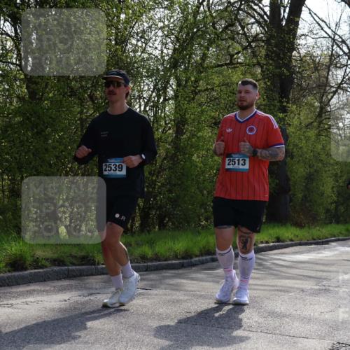 12.04.2026 - 45. Internationalen Wilhelmsburger Insellauf Yannick Fuchs http://msf.ph/oto/9498325 12.04.2026 10:56:48 Laufen 2539, 2513, 4406 meine-sportfotos.de