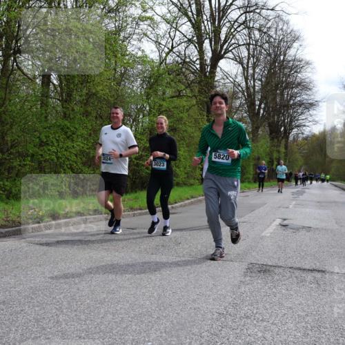 12.04.2026 - 45. Internationalen Wilhelmsburger Insellauf Yannick Fuchs http://msf.ph/oto/9498351 12.04.2026 13:11:44 Laufen 3024, 3023, 5820 meine-sportfotos.de
