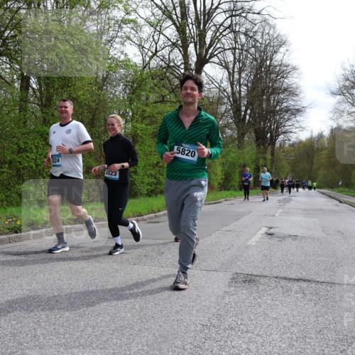 12.04.2026 - 45. Internationalen Wilhelmsburger Insellauf Yannick Fuchs http://msf.ph/oto/9498354 12.04.2026 13:11:44 Laufen 3024, 3023, 5820 meine-sportfotos.de
