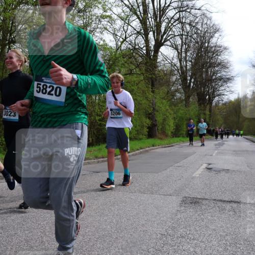 12.04.2026 - 45. Internationalen Wilhelmsburger Insellauf Yannick Fuchs http://msf.ph/oto/9498365 12.04.2026 13:11:45 Laufen 24, 3023, 5820, 5206 meine-sportfotos.de