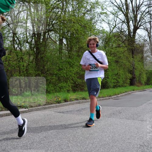 12.04.2026 - 45. Internationalen Wilhelmsburger Insellauf Yannick Fuchs http://msf.ph/oto/9498370 12.04.2026 13:11:45 Laufen 206 meine-sportfotos.de