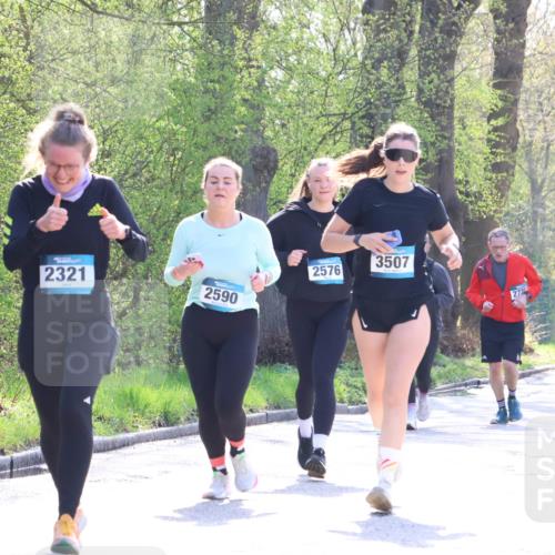12.04.2026 - 45. Internationalen Wilhelmsburger Insellauf Yannick Fuchs http://msf.ph/oto/9498465 12.04.2026 10:57:13 Laufen 3507, 2576, 2321, 2590, 277 meine-sportfotos.de