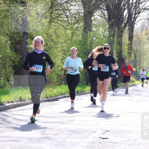 12.04.2026 - 45. Internationalen Wilhelmsburger Insellauf Yannick Fuchs http://msf.ph/oto/9498476 12.04.2026 10:57:14 Laufen 2590, 2321, 2576, 3507, 2199 meine-sportfotos.de