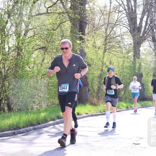 12.04.2026 - 45. Internationalen Wilhelmsburger Insellauf Yannick Fuchs http://msf.ph/oto/9498538 12.04.2026 10:58:37 Laufen 3343, 2528, 3751, 4633 meine-sportfotos.de