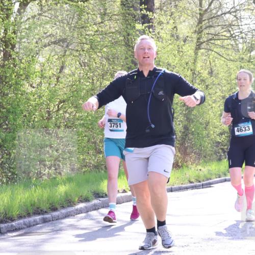 12.04.2026 - 45. Internationalen Wilhelmsburger Insellauf Yannick Fuchs http://msf.ph/oto/9498569 12.04.2026 10:58:41 Laufen 3751, 4633, 3092 meine-sportfotos.de