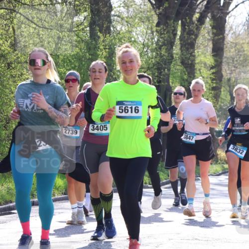 12.04.2026 - 45. Internationalen Wilhelmsburger Insellauf Yannick Fuchs http://msf.ph/oto/9498652 12.04.2026 10:58:51 Laufen 24, 2739, 3405, 5616, 45, 220, 3847, 3832, 383 meine-sportfotos.de