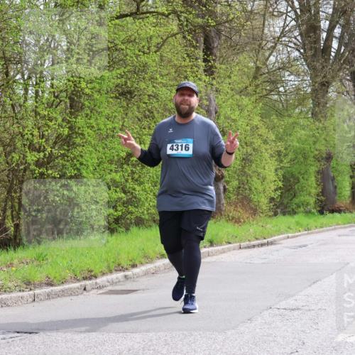 12.04.2026 - 45. Internationalen Wilhelmsburger Insellauf Yannick Fuchs http://msf.ph/oto/9498667 12.04.2026 13:12:28 Laufen 4316, 41 meine-sportfotos.de