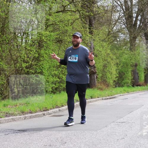 12.04.2026 - 45. Internationalen Wilhelmsburger Insellauf Yannick Fuchs http://msf.ph/oto/9498668 12.04.2026 13:12:28 Laufen 4316 meine-sportfotos.de