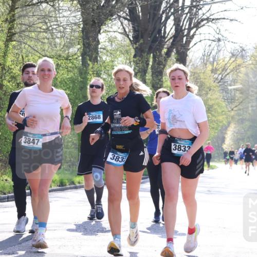 12.04.2026 - 45. Internationalen Wilhelmsburger Insellauf Yannick Fuchs http://msf.ph/oto/9498680 12.04.2026 10:58:54 Laufen 2753, 3847, 2868, 45, 1220, 383, 3833 meine-sportfotos.de