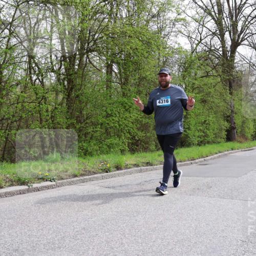 12.04.2026 - 45. Internationalen Wilhelmsburger Insellauf Yannick Fuchs http://msf.ph/oto/9498685 12.04.2026 13:12:30 Laufen 4316 meine-sportfotos.de