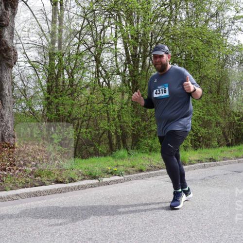 12.04.2026 - 45. Internationalen Wilhelmsburger Insellauf Yannick Fuchs http://msf.ph/oto/9498693 12.04.2026 13:12:30 Laufen 4316 meine-sportfotos.de