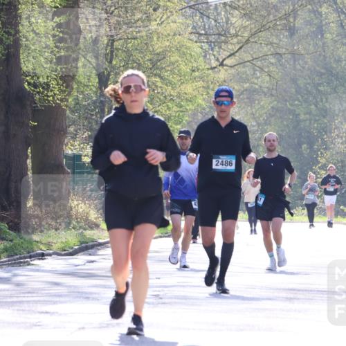 12.04.2026 - 45. Internationalen Wilhelmsburger Insellauf Yannick Fuchs http://msf.ph/oto/9498756 12.04.2026 10:59:09 Laufen 85, 42, 2486, 2816, 2417 meine-sportfotos.de