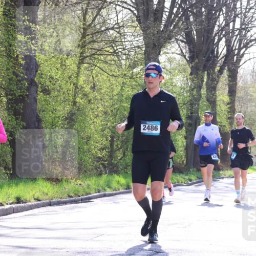 12.04.2026 - 45. Internationalen Wilhelmsburger Insellauf Yannick Fuchs http://msf.ph/oto/9498799 12.04.2026 10:59:17 Laufen 2435, 2486, 425 meine-sportfotos.de