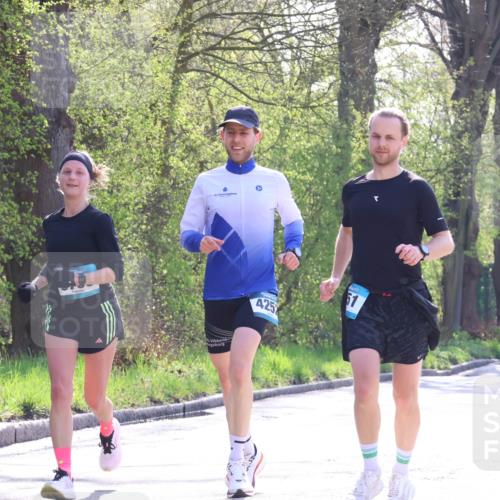 12.04.2026 - 45. Internationalen Wilhelmsburger Insellauf Yannick Fuchs http://msf.ph/oto/9498835 12.04.2026 10:59:20 Laufen 425, 51, 4548 meine-sportfotos.de