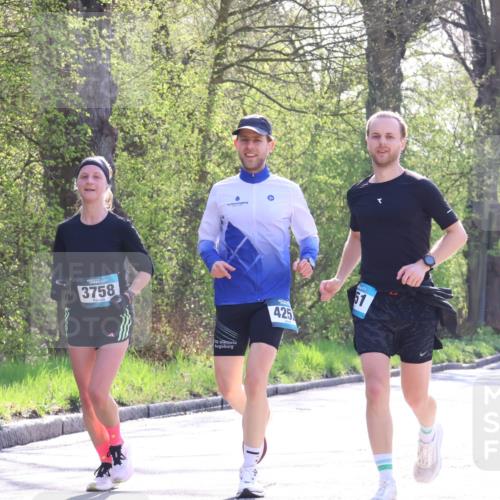 12.04.2026 - 45. Internationalen Wilhelmsburger Insellauf Yannick Fuchs http://msf.ph/oto/9498837 12.04.2026 10:59:21 Laufen 3758, 425, 51, 4540 meine-sportfotos.de