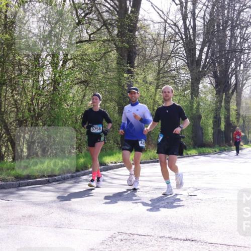 12.04.2026 - 45. Internationalen Wilhelmsburger Insellauf Yannick Fuchs http://msf.ph/oto/9498848 12.04.2026 10:59:21 Laufen 3758, 425 meine-sportfotos.de