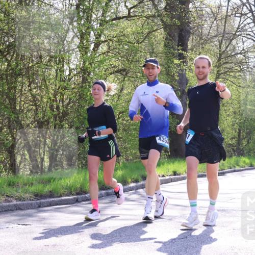 12.04.2026 - 45. Internationalen Wilhelmsburger Insellauf Yannick Fuchs http://msf.ph/oto/9498854 12.04.2026 10:59:22 Laufen 425 meine-sportfotos.de