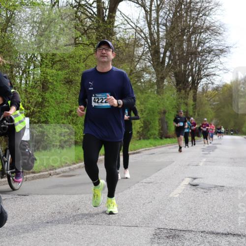 12.04.2026 - 45. Internationalen Wilhelmsburger Insellauf Yannick Fuchs http://msf.ph/oto/9498928 12.04.2026 13:13:10 Laufen 4221, 4222 meine-sportfotos.de