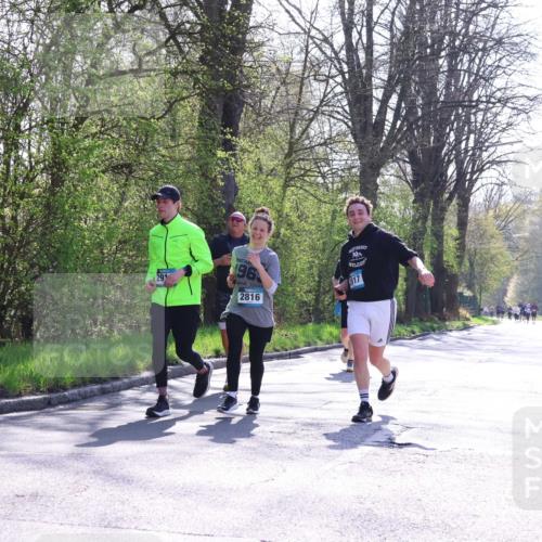 12.04.2026 - 45. Internationalen Wilhelmsburger Insellauf Yannick Fuchs http://msf.ph/oto/9498987 12.04.2026 10:59:42 Laufen 291, 96, 2816, 817 meine-sportfotos.de
