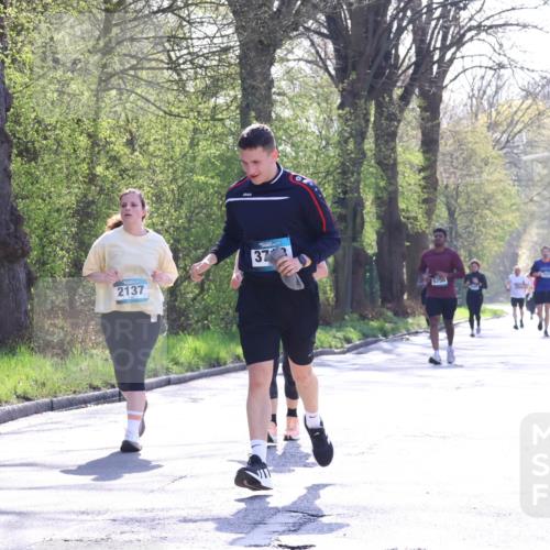 12.04.2026 - 45. Internationalen Wilhelmsburger Insellauf Yannick Fuchs http://msf.ph/oto/9499083 12.04.2026 11:00:17 Laufen 2137, 37, 5756, 67 meine-sportfotos.de