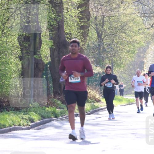 12.04.2026 - 45. Internationalen Wilhelmsburger Insellauf Yannick Fuchs http://msf.ph/oto/9499090 12.04.2026 11:00:19 Laufen 2410, 5756, 3508, 2823, 2526 meine-sportfotos.de