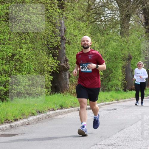 12.04.2026 - 45. Internationalen Wilhelmsburger Insellauf Yannick Fuchs http://msf.ph/oto/9499096 12.04.2026 13:13:29 Laufen 10, 490, 442, 4547, 4471 meine-sportfotos.de