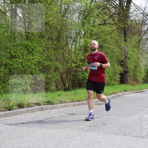 12.04.2026 - 45. Internationalen Wilhelmsburger Insellauf Yannick Fuchs http://msf.ph/oto/9499116 12.04.2026 13:13:31 Laufen 10, 4900, 4470, 4547 meine-sportfotos.de