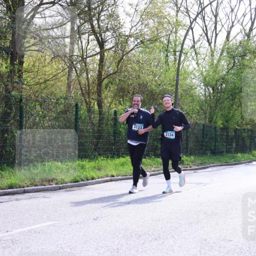 12.04.2026 - 45. Internationalen Wilhelmsburger Insellauf Yannick Fuchs http://msf.ph/oto/9499201 12.04.2026 11:05:15 Laufen 3123, 3124 meine-sportfotos.de