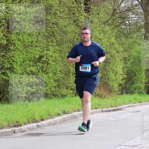 12.04.2026 - 45. Internationalen Wilhelmsburger Insellauf Yannick Fuchs http://msf.ph/oto/9499202 12.04.2026 13:13:41 Laufen 3981 meine-sportfotos.de