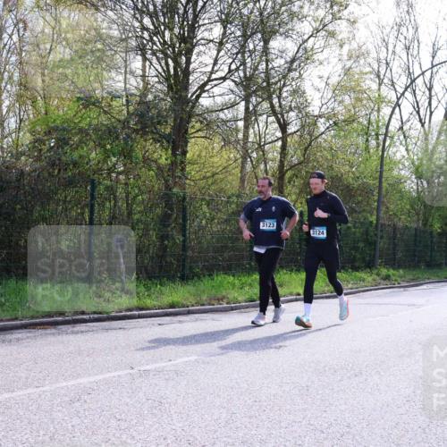 12.04.2026 - 45. Internationalen Wilhelmsburger Insellauf Yannick Fuchs http://msf.ph/oto/9499210 12.04.2026 11:05:16 Laufen 3123, 3124 meine-sportfotos.de