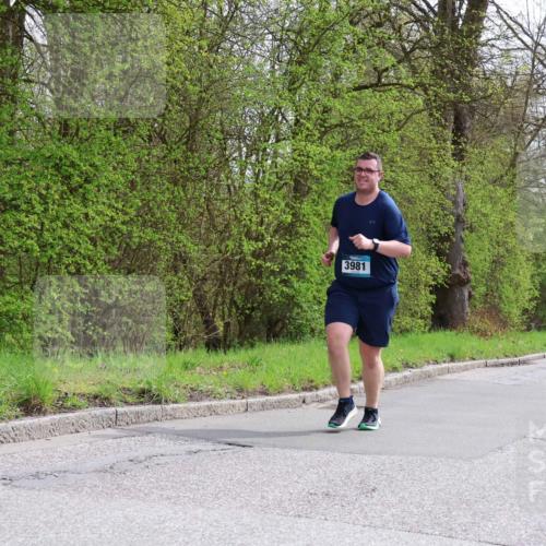 12.04.2026 - 45. Internationalen Wilhelmsburger Insellauf Yannick Fuchs http://msf.ph/oto/9499215 12.04.2026 13:13:42 Laufen 3981 meine-sportfotos.de