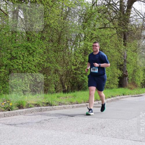 12.04.2026 - 45. Internationalen Wilhelmsburger Insellauf Yannick Fuchs http://msf.ph/oto/9499217 12.04.2026 13:13:42 Laufen 3981 meine-sportfotos.de