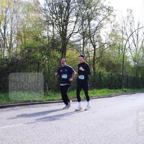 12.04.2026 - 45. Internationalen Wilhelmsburger Insellauf Yannick Fuchs http://msf.ph/oto/9499218 12.04.2026 11:05:17 Laufen 3123, 3124 meine-sportfotos.de