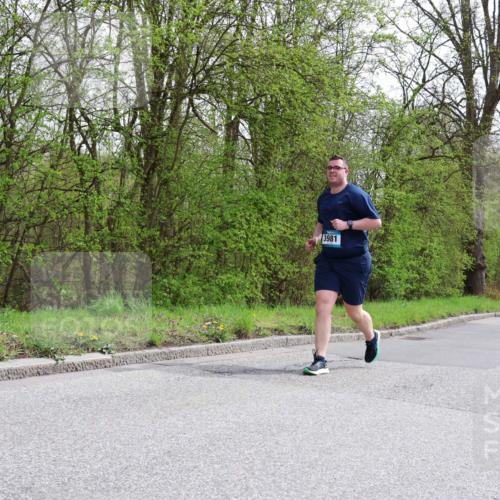 12.04.2026 - 45. Internationalen Wilhelmsburger Insellauf Yannick Fuchs http://msf.ph/oto/9499228 12.04.2026 13:13:43 Laufen 3981 meine-sportfotos.de